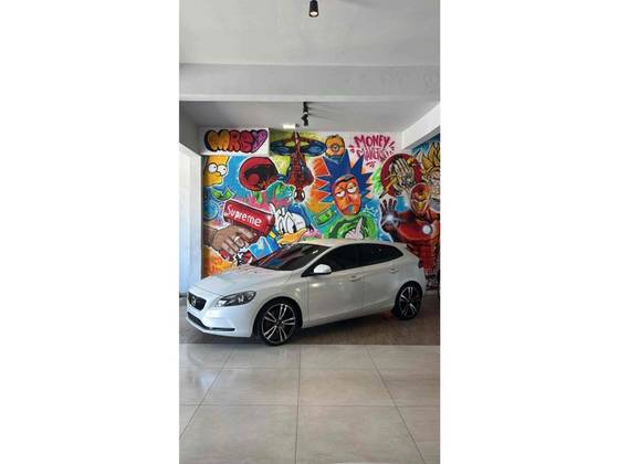 VOLVO V40 2.0 T4 KINETIC GASOLINA 4P AUTOMÁTICO